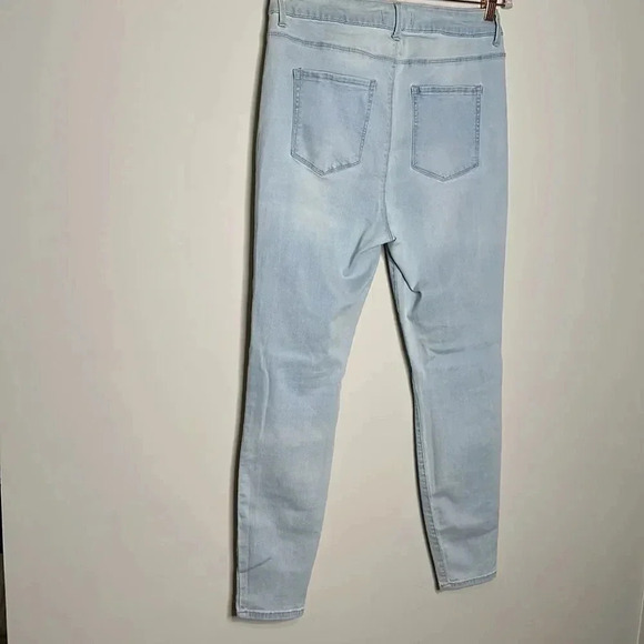 Forever 21 Light Blue Jeans - Picture 9 of 10